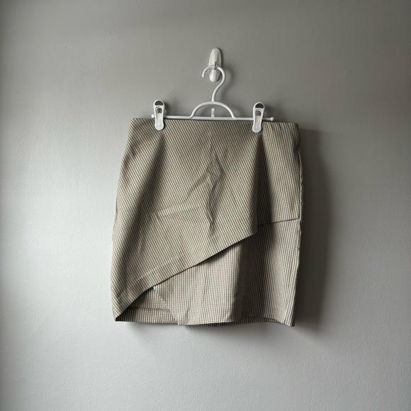 Plaid Mini skirt - Picture 7 of 9